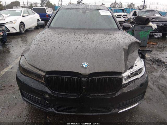 BMW 7 Series Image 14