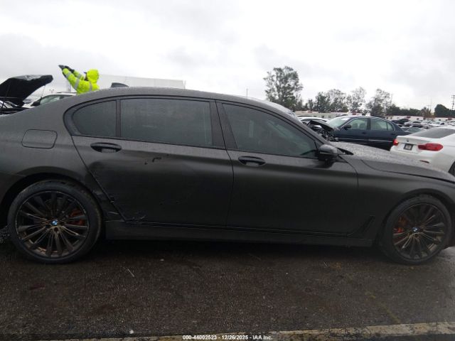 BMW 7 Series Image 12