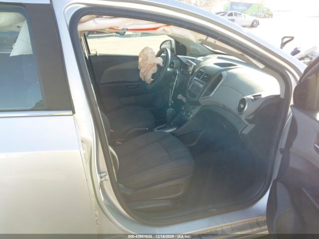 Chevrolet Sonic Lt Auto Image 6