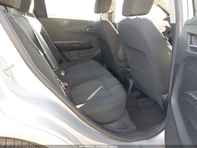 Chevrolet Sonic Lt Auto Image 9