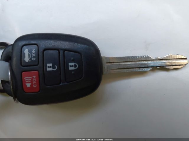 Toyota Corolla Le Image 10