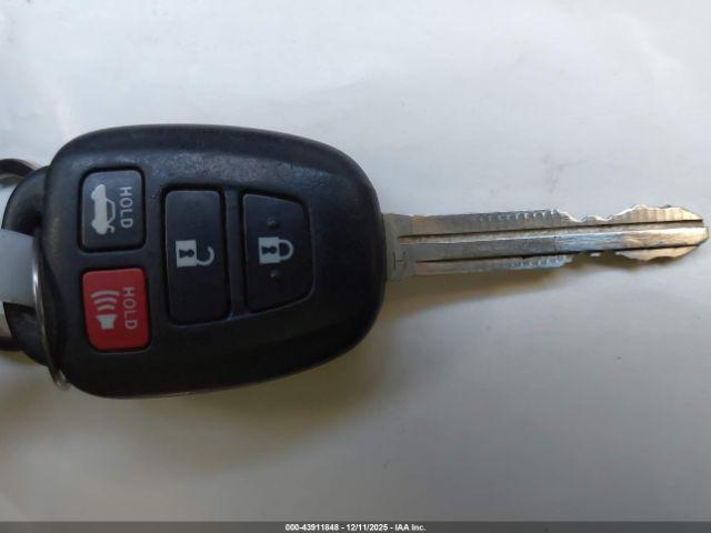 Toyota Corolla Le Image 10