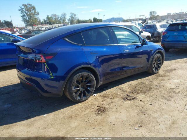 Tesla Model Y Long Range Dual Motor All-wheel Drive Image 17