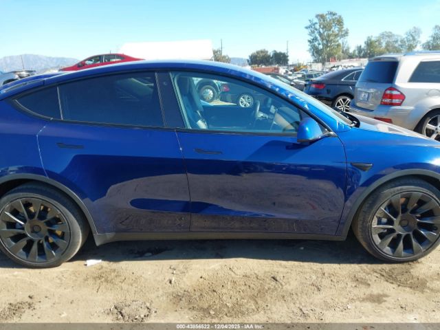 Tesla Model Y Long Range Dual Motor All-wheel Drive Image 15