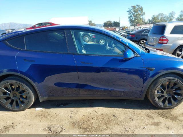 Tesla Model Y Long Range Dual Motor All-wheel Drive Image 15