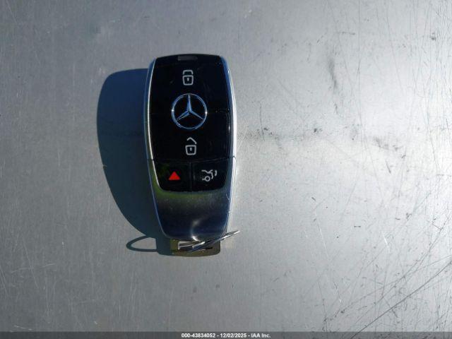 Mercedes-Benz E-Class Image 7