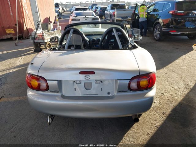 Mazda MX-5 Miata Image 11
