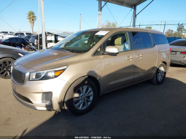 Kia Sedona Lx Image 3