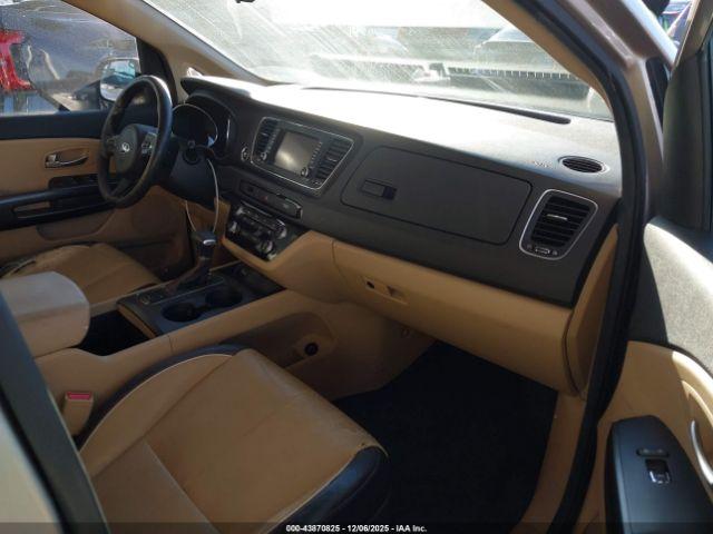 Kia Sedona Lx Image 7