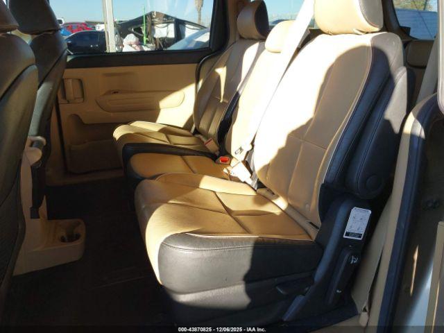 Kia Sedona Lx Image 2