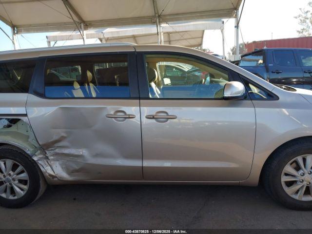 Kia Sedona Lx Image 9