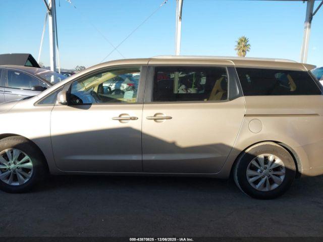 Kia Sedona Lx Image 16