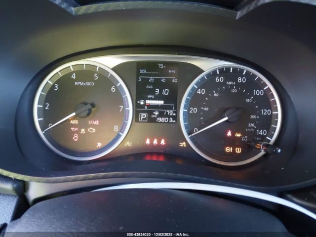 Nissan Versa 1.6 S Image 4