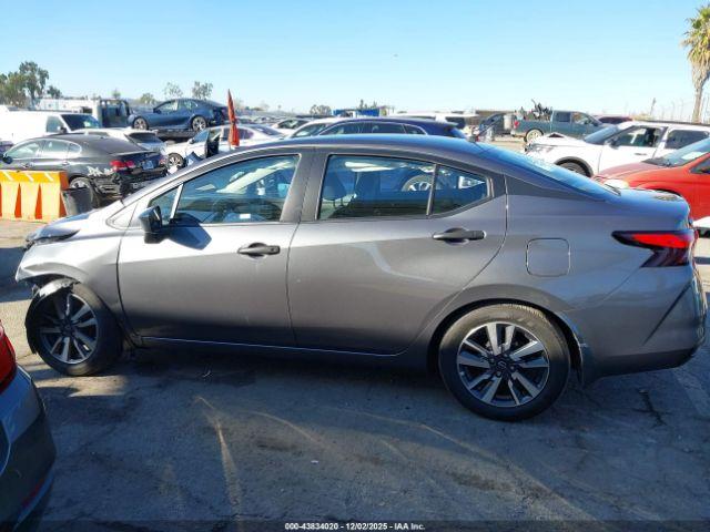 Nissan Versa 1.6 S Image 13
