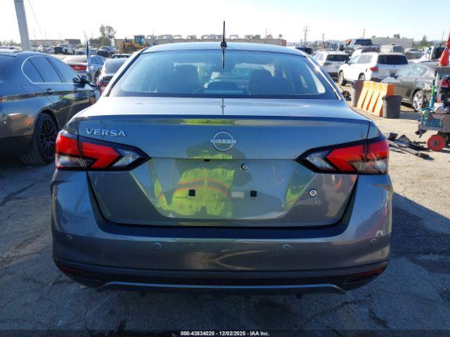 Nissan Versa 1.6 S Image 16