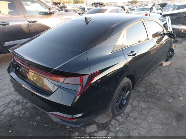 Hyundai ELANTRA Sel Image 12