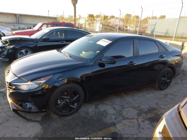 Hyundai ELANTRA Sel Image 3