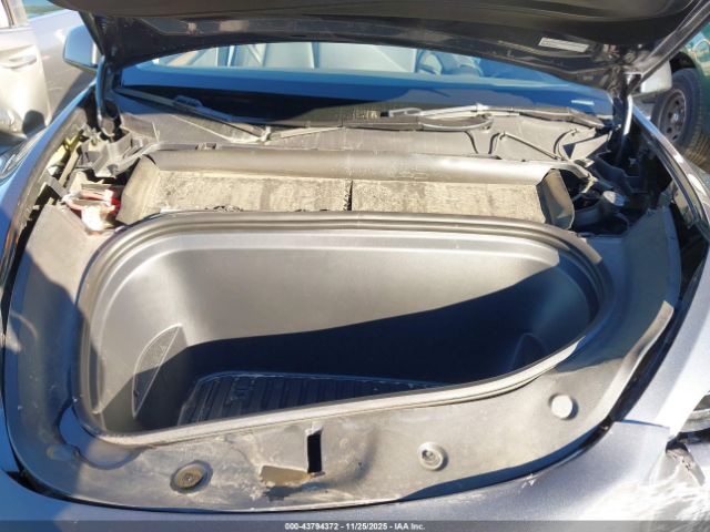 Tesla Model Y Long Range Dual Motor All-wheel Drive Image 7