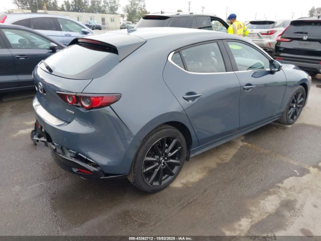 Mazda Mazda3 Premium Image 4