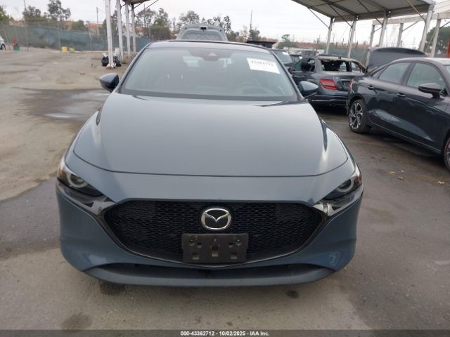 Mazda Mazda3 Premium Image 8