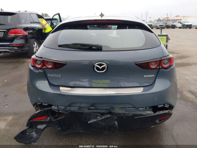 Mazda Mazda3 Premium Image 15