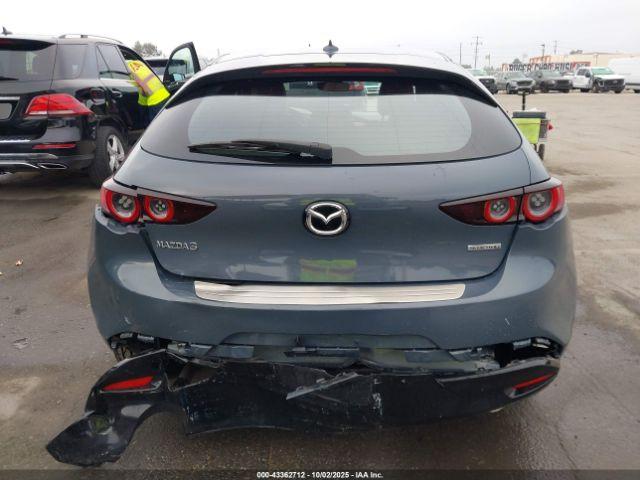 Mazda Mazda3 Premium Image 15