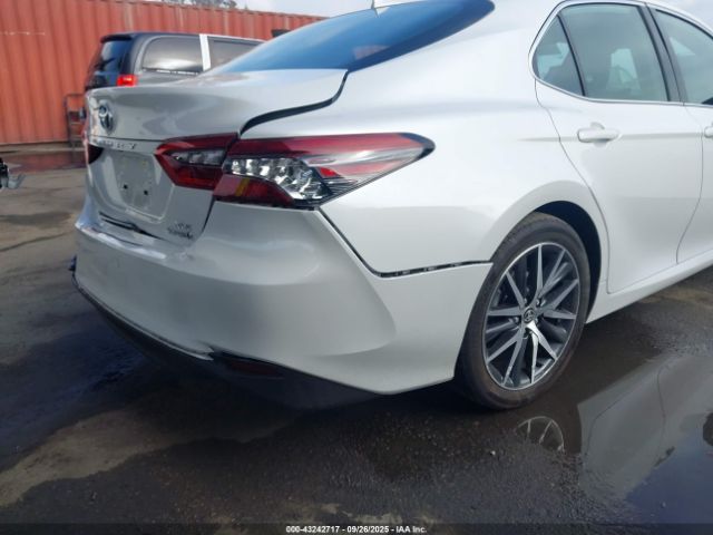Toyota Camry Xle Image 15