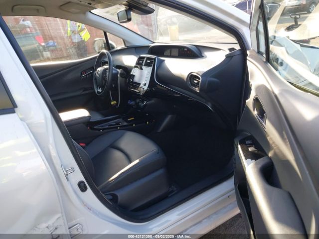 Toyota Prius Xle Image 3