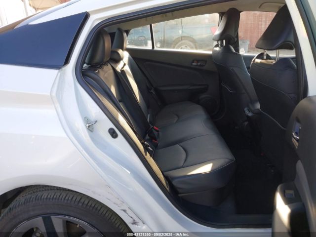 Toyota Prius Xle Image 7