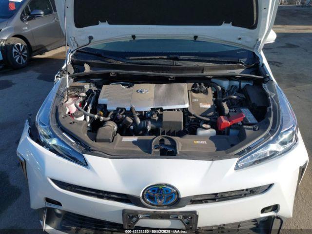 Toyota Prius Xle Image 13