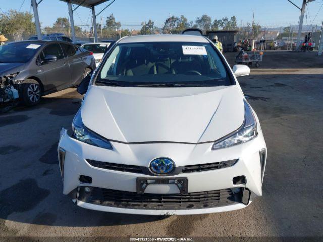 Toyota Prius Xle Image 9