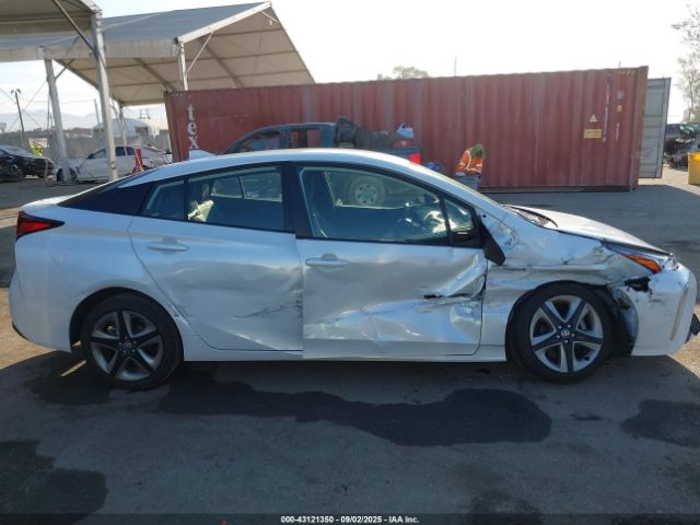 Toyota Prius Xle Image 11