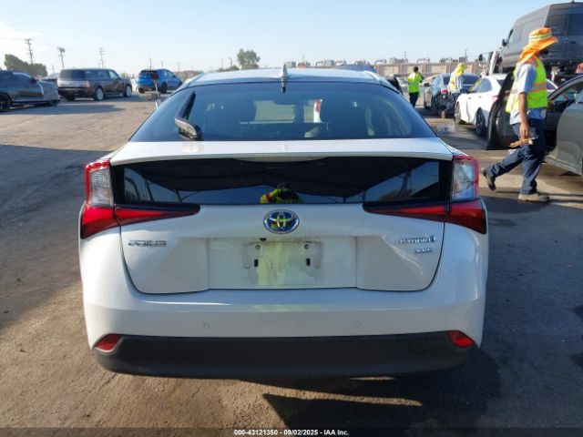 Toyota Prius Xle Image 15