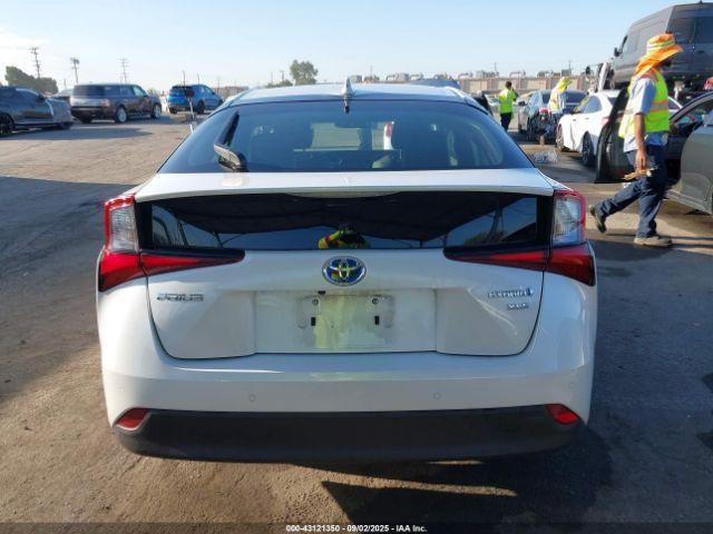 Toyota Prius Xle Image 15