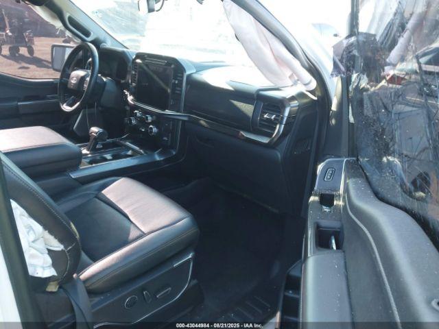 Ford F-150 Lariat Image 10