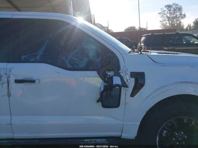 Ford F-150 Lariat Image 3