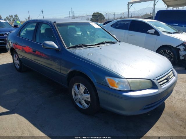 Toyota Camry Le Image 1