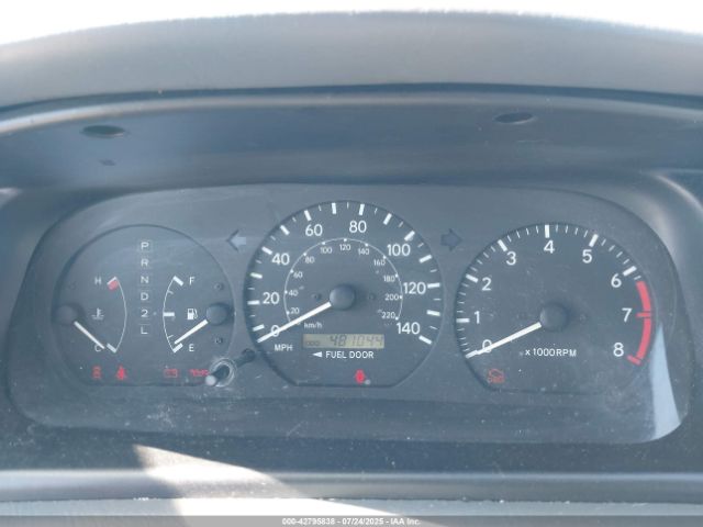 Toyota Camry Le Image 6