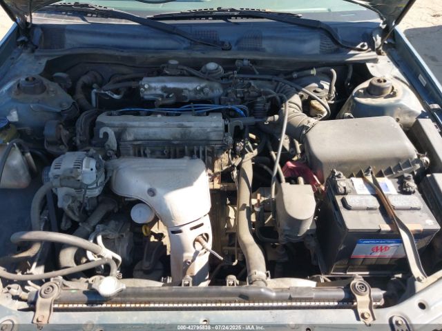 Toyota Camry Le Image 8