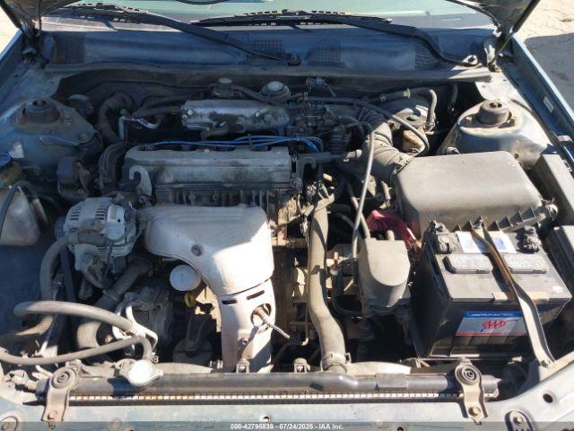 Toyota Camry Le Image 8