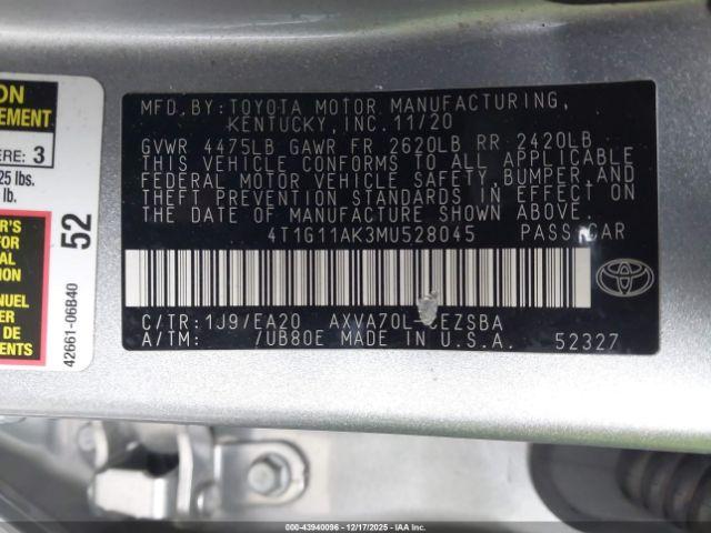 Toyota Camry Se Image 8