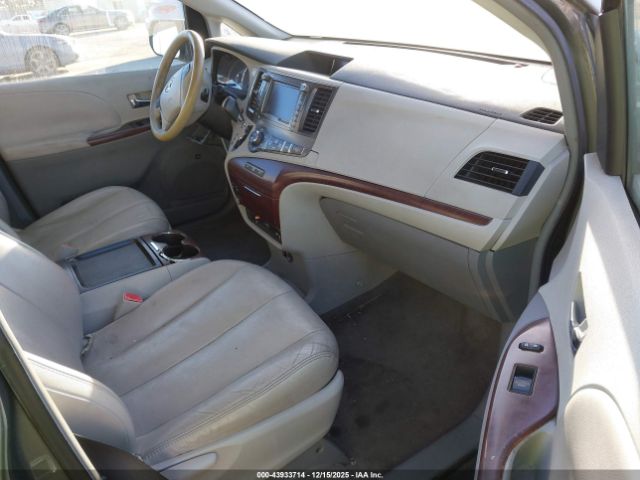 Toyota Sienna Xle V6 Image 4