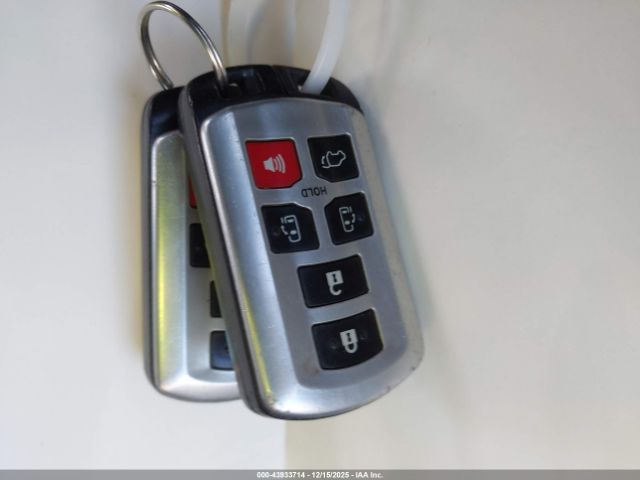 Toyota Sienna Xle V6 Image 11