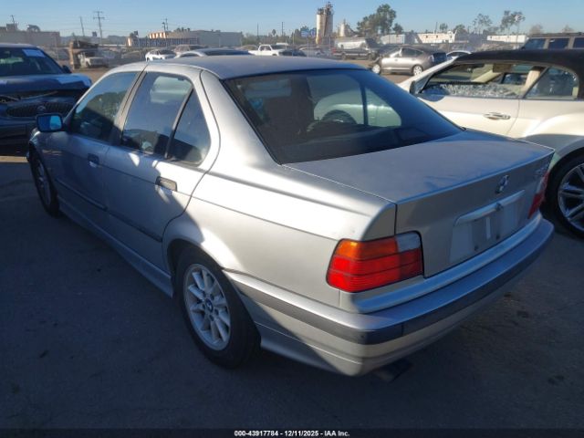 BMW 3 Series Image 3