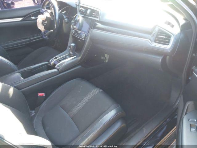 Honda Civic Sport Image 9