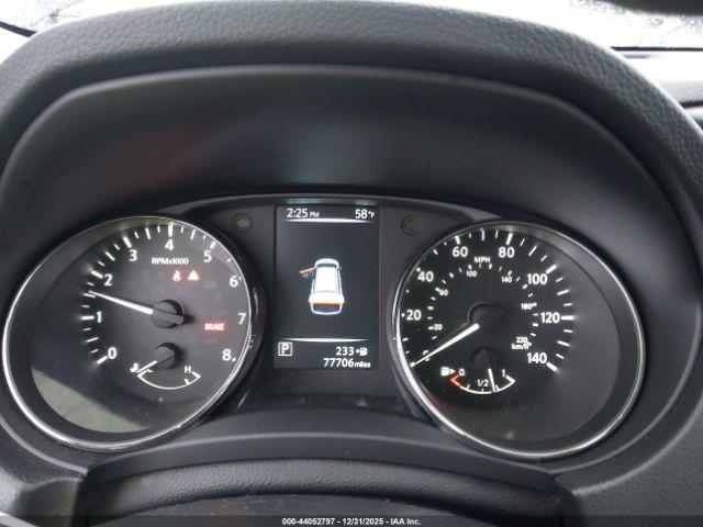 Nissan Rogue S Image 5