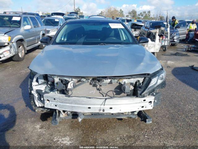 Toyota Camry Xse Image 8