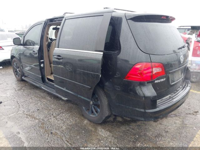 Volkswagen Routan Se Image 7