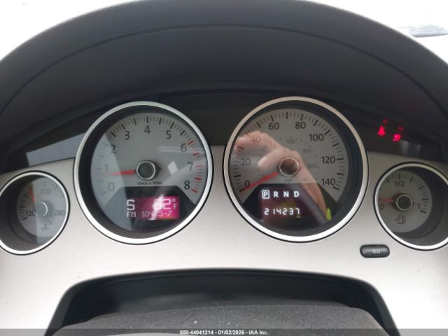 Volkswagen Routan Se Image 4