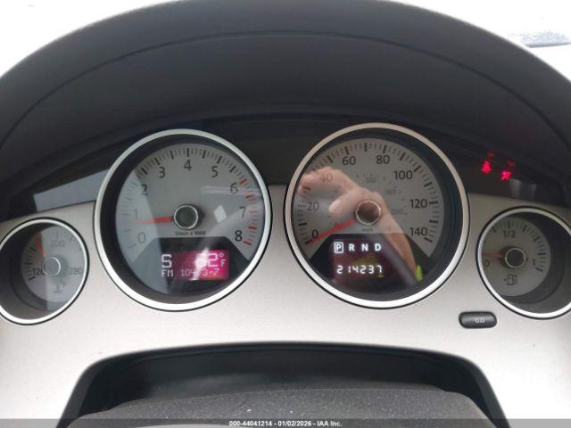 Volkswagen Routan Se Image 4